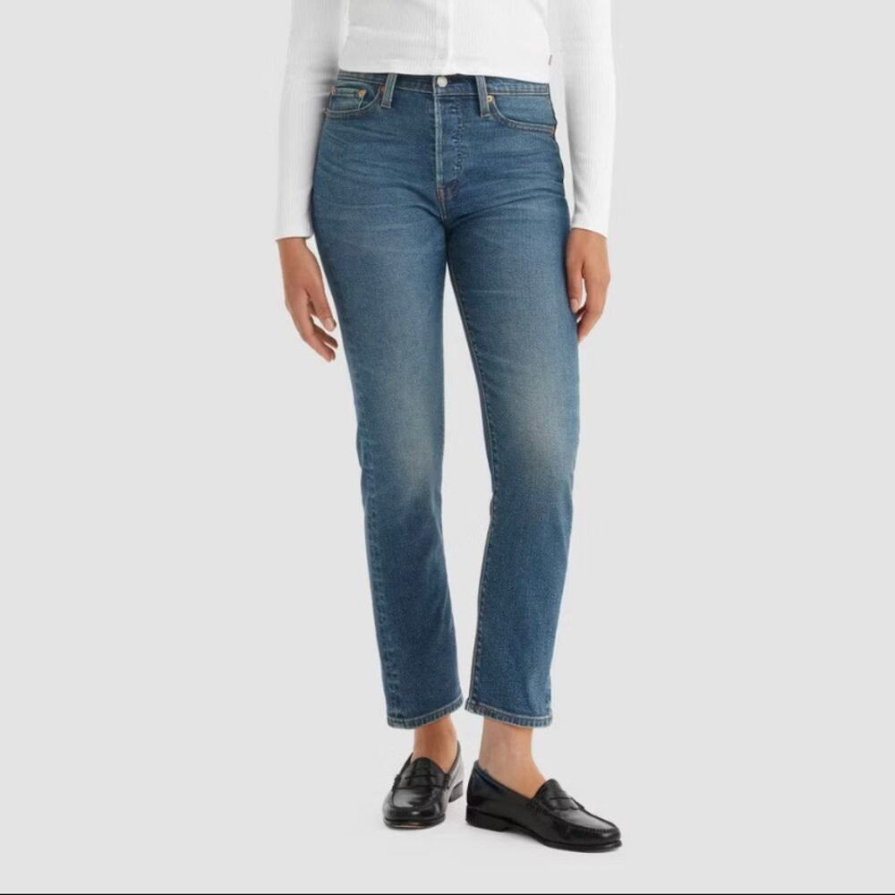 Levi’s Wedgie Straight Crop Jean Size 31